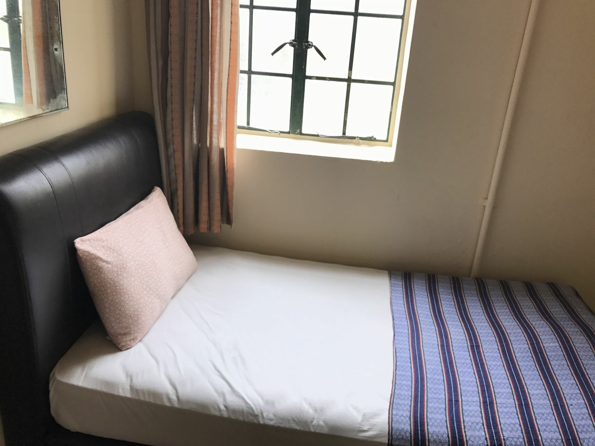 Grocer'S Inn Backpackers Guesthouse Kuala Lumpur Exteriér fotografie